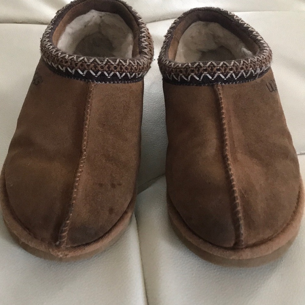 Ugh slippers size 7 adult